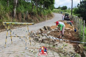 Read more about the article Prefeitura de Mar Vermelho realiza reparos em diversos pontos de calçamentos no município.