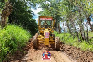 Read more about the article Secretaria de Agricultura, Defesa Civil e Meio Ambiente realiza mais uma etapa de manutenção das estradas vicinais do município