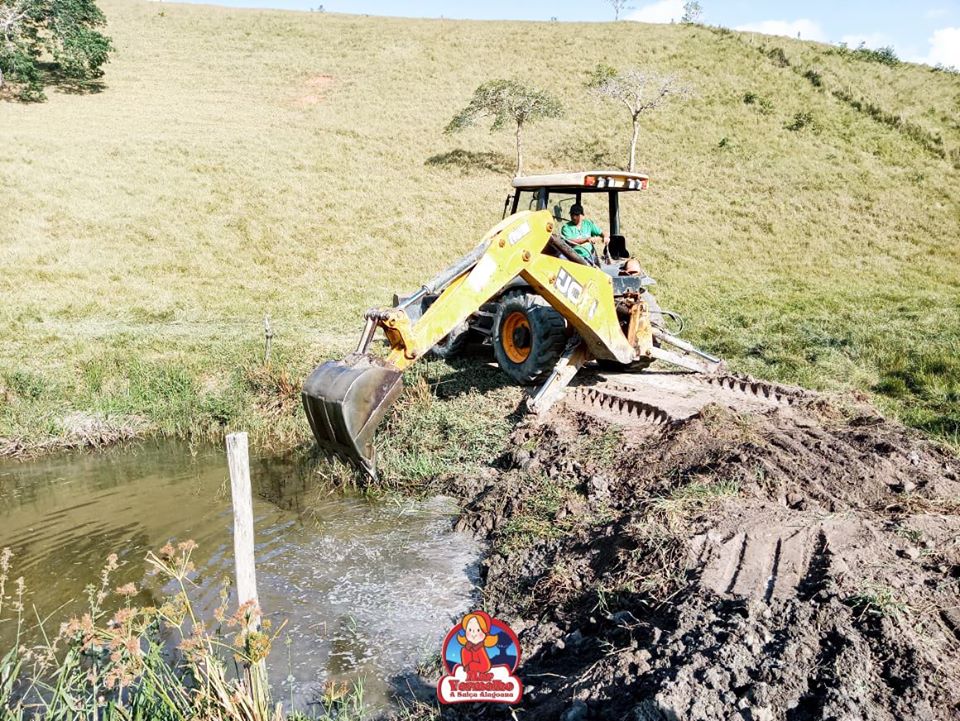 Read more about the article A Secretaria de Agricultura, Defesa Civil e Meio Ambiente realiza limpeza de barragens e açudes da zona rural.