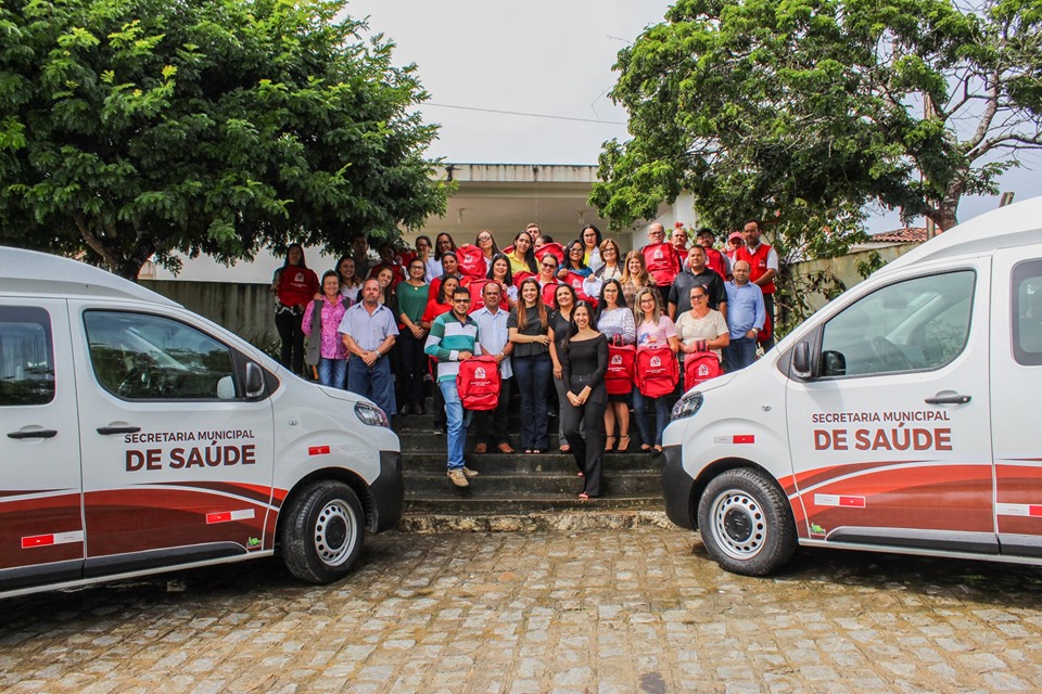 You are currently viewing Prefeitura de Mar Vermelho realiza a entrega de 2 mini-bus para a Secretaria Municipal de Saúde